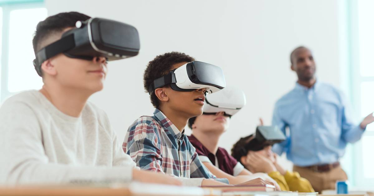 Empowering Tomorrow's Leaders: The Role of Virtual Reality in Education