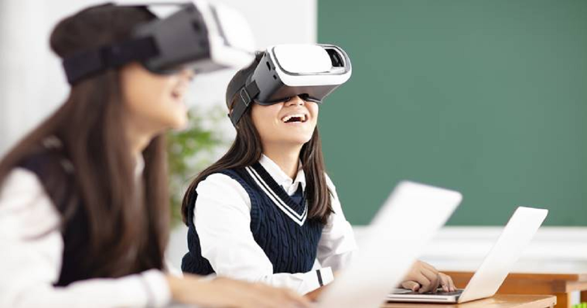 Empowering Tomorrow's Leaders: The Role of Virtual Reality in Education